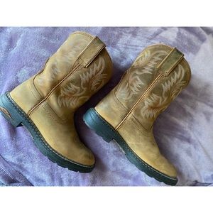 Size 7.5 ARIAT Boots